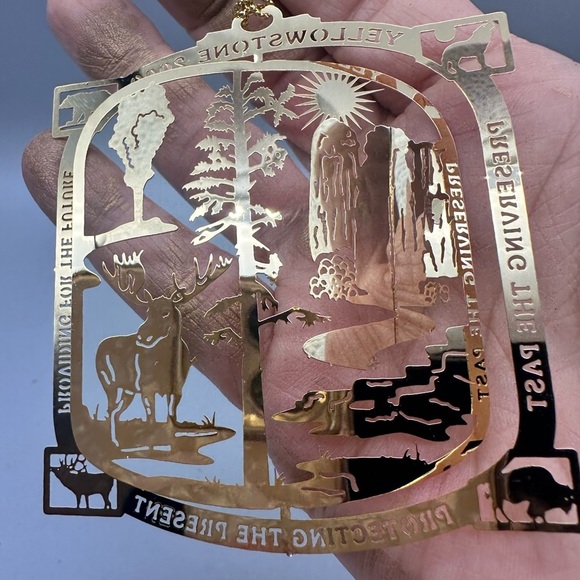 Yellowstone 2000 24k gold flashed ornament - Picture 3 of 6